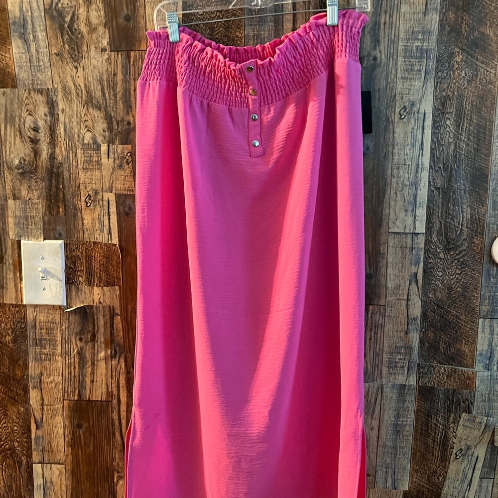 NWT Messini women's long pink skirt. Elastic waist. Size large